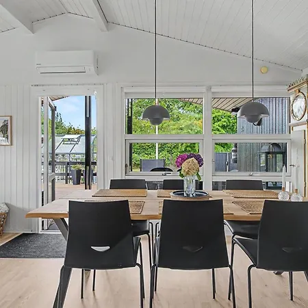 Annalina - 230m From The Sea By Interhome 펜션